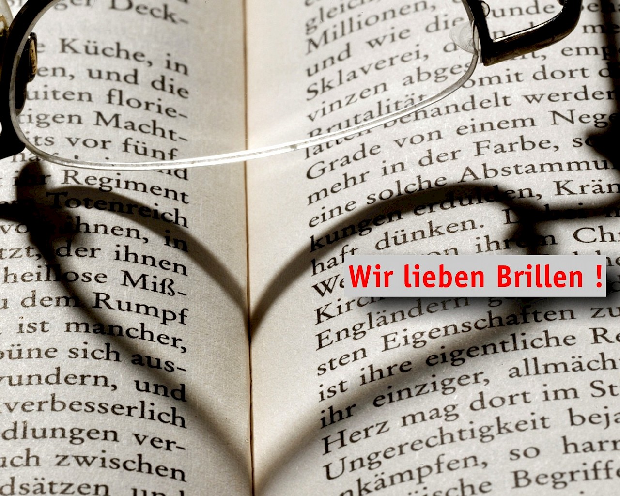 Wir lieben Brillen und kümmern uns auch nach Ihrem Kauf um alle Ihre Wünsche.
